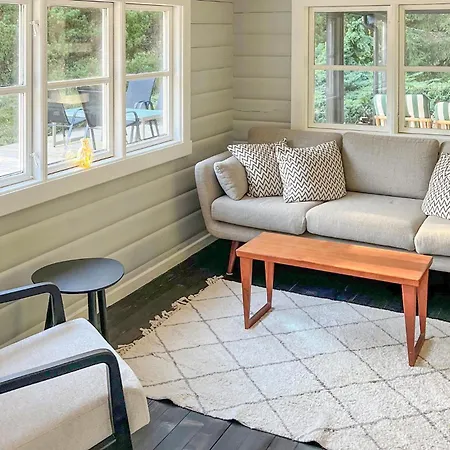 2 Bedroom Lovely In Nykobing Sj Semesterbostad *